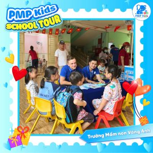 Hình ảnh các bé giao lưu với giáo viên nước ngoài