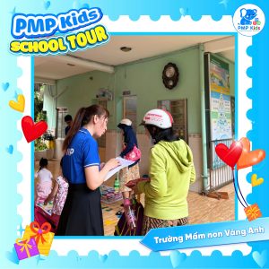 Hình ảnh đội ngũ tư vấn viên PMP Kids gặp gỡ và chia sẻ cùng phụ huynh